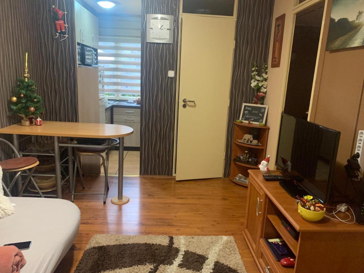 Gunarasi Villa Jacuzzival Dombóvár Zewnętrze zdjęcie
